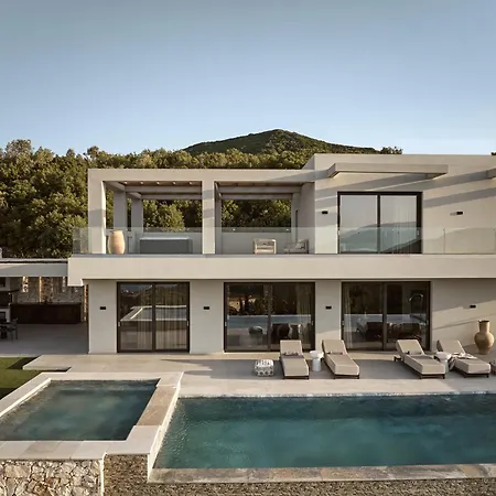 Elpida Luxury Villa, With Infinity Pool & Whirlpool, By Thinkvilla * Skinaria