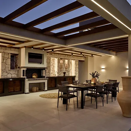 Elpida Luxury Villa, With Infinity Pool & Whirlpool, By Thinkvilla فيلة