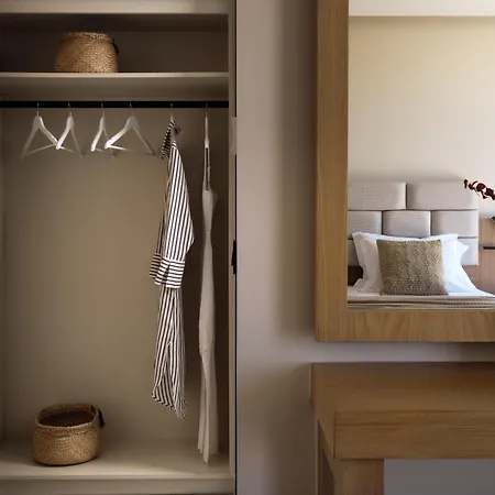 Elpida Luxury Villa, With Infinity Pool & Whirlpool, By Thinkvilla Villa *