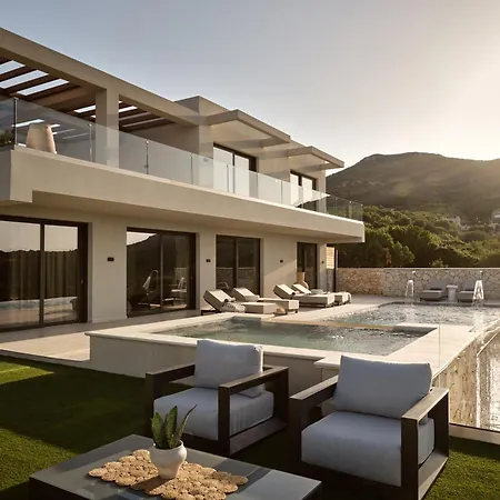 Villa Elpida Luxury Villa, With Infinity Pool & Whirlpool, By Thinkvilla Skinária